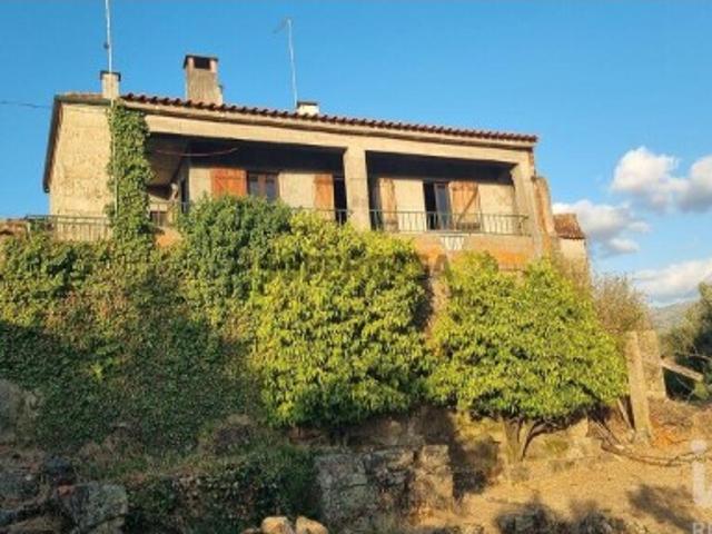 Moradia geminada T2 em Vila Cortês da Serra