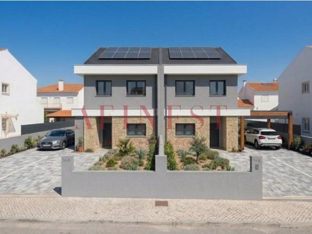 Moradia Geminada T2 + 1 em Fernão Ferro 157m² Fernão Ferro