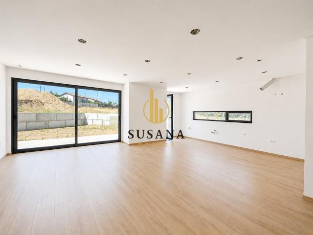 Moradia Geminada T3+1 Venda em São João de Lourosa,Viseu 206m² São joão de lourosa