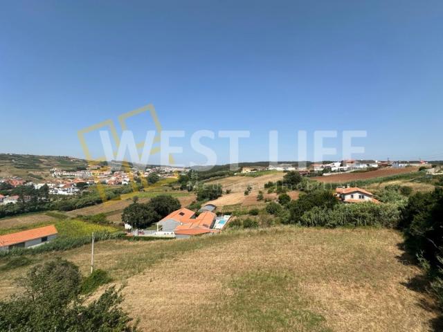 Moradia Geminada T3+1 com Garagem e Vista Desafogada | EXCLUSIVO WEST LIFE | Vimeiro