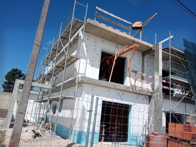 Moradia Geminada T3+1 Excelente Localização 130m² Fernão Ferro