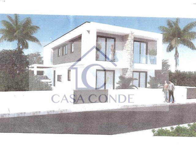 Moradia Geminada T3 com Excelentes Acabamentos e Excelente L. 147m² Fernão Ferro