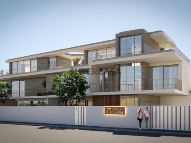 Moradia Geminada T3, com jardim e vista mar, na Aguda, Vila Nova de Gaia