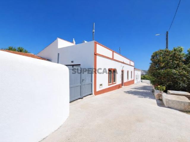 Moradia Geminada T3 com Piscina e Jardim em Boliqueime