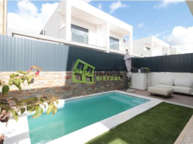 Moradia Geminada T3 com Piscina Fernão Ferro