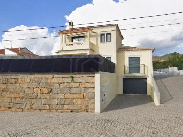 Moradia Geminada T3 com Quintal e Garagem em Salir, Algarve 174m² Salir
