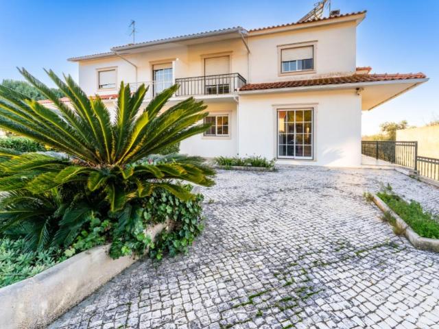 Moradia Geminada T3 Concelho de Alcobaça 146m² Coz