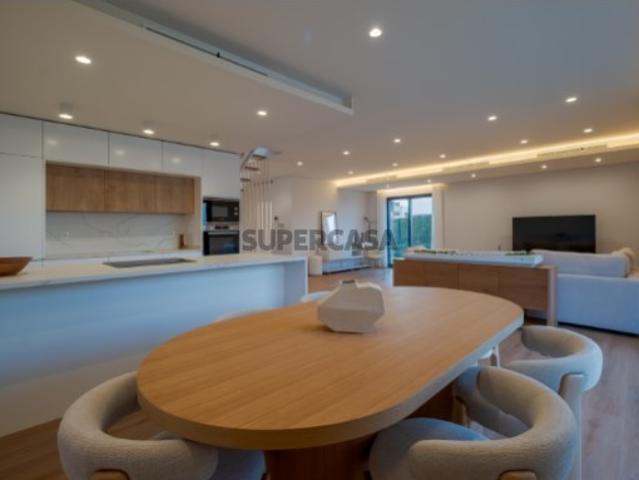 Moradia geminada T3 de arquitetura contemporânea, com garagem e piscina Herdade do Meio