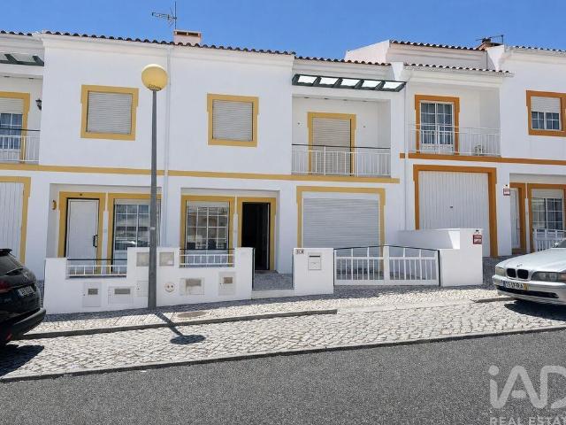 Moradia geminada T3 em Alfeizerão de 110 m²