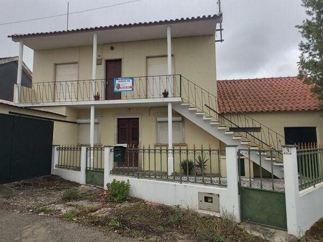 Moradia geminada T3 em Batalha de 119,75 m² 119m² Batalha