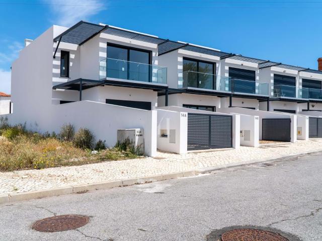 Moradia geminada T3 para venda em Brancanes, Olhão 129m² Quelfes