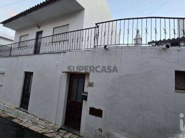 Moradia geminada T3 em Cadaval e Pêro Moniz de 250 m²