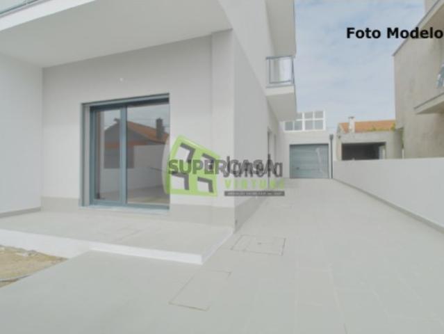 Moradia Geminada T3 Em Construção na Quinta do Conde