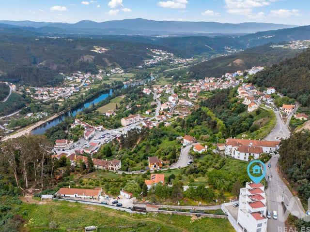 Moradia geminada T3 em de 168,42 m²