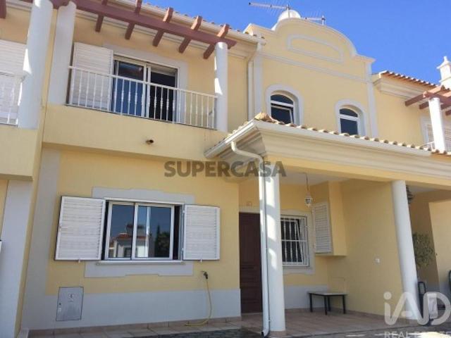 Moradia geminada T3 em Ferreiras de 108,05 m²