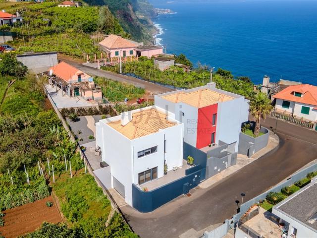 Moradia Geminada T3 em São Jorge, Santana m² Sao Jorge