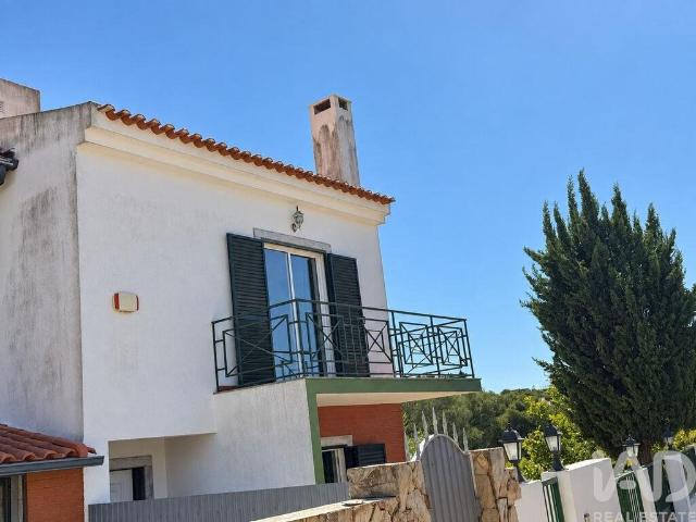Moradia geminada T3 em Sesimbra Castelo de 127 m² 127m² Castelo Sesimbra