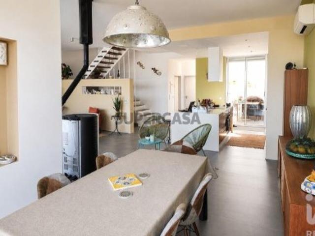 Moradia geminada T3 em Sesimbra Castelo de 157 m²