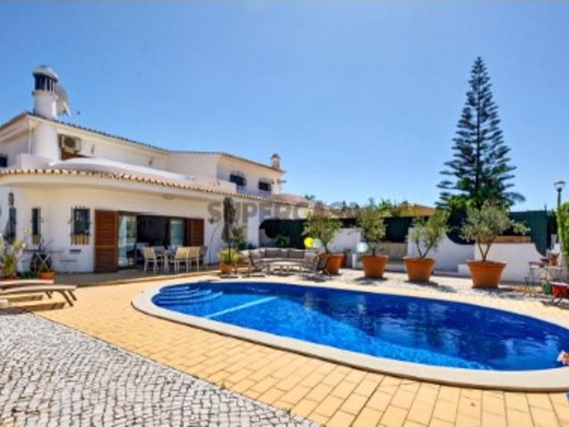 Moradia geminada T3 em Vilamoura