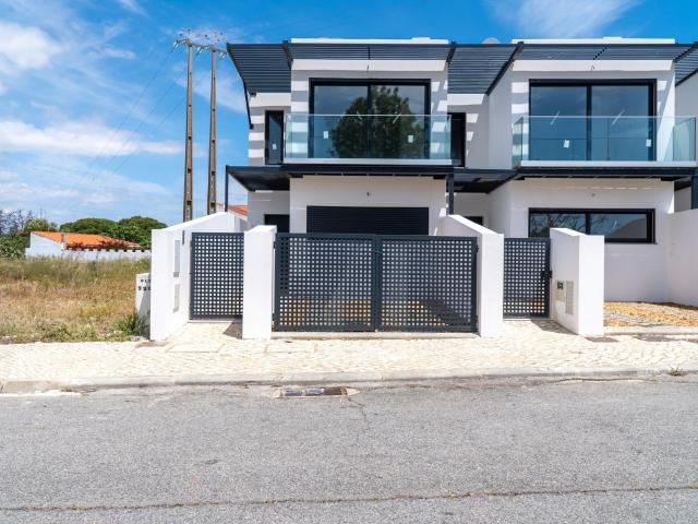 Moradia geminada T3 para venda em Brancanes, Olhão 129m² Quelfes