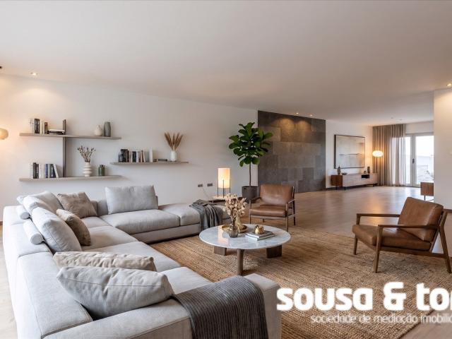Moradia Geminada T3 Venda em Leiria, Pousos, Barreira e Cort. 157m² Leiria, Pousos, Barreira e Cortes