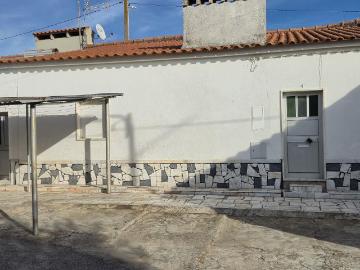 Moradia geminada terrea T2 de gaveto com quintal em São Bent. 64m² Estremoz Santa Maria e Santo André