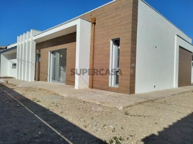 Moradia Geminada Térrea T4 com Piscina Azeitão *OFERTA DA ESCRITURA