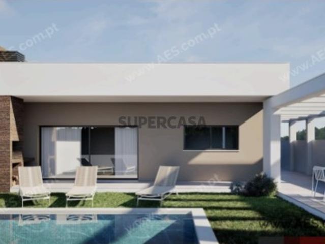 Moradia Geminada Térrea T4 com piscina Fernão Ferro 697.000€