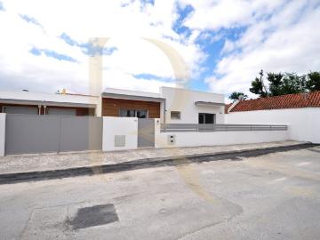 Moradia geminada térrea nova com piscina e garagem em Brejos. 0m² Azeitão São Lourenço e São Simão