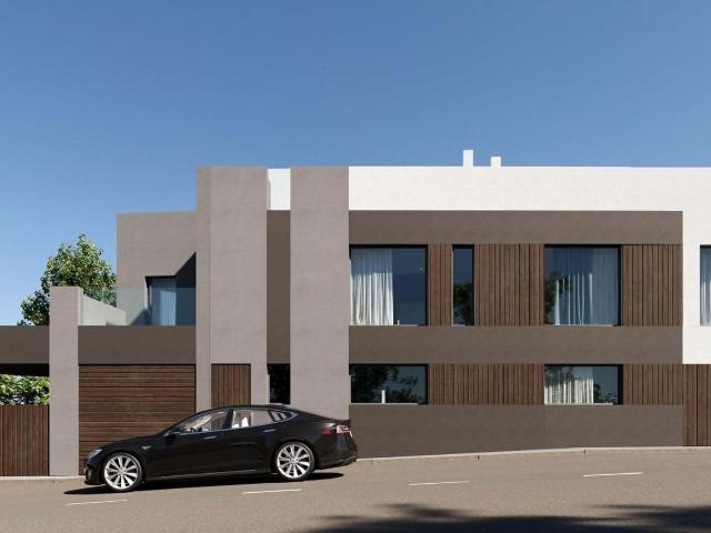 Moradia Geminada V4 com Piscina e Cave nas Gambelas, Faro 297m² Montenegro