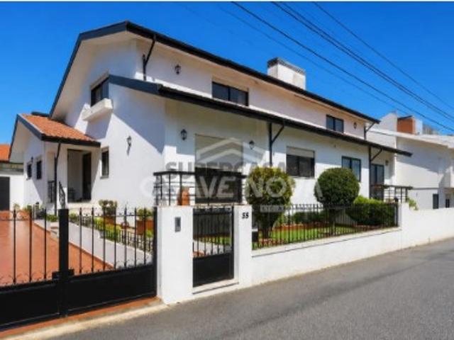 Moradia Geminada V3 c/ Garagem Box a 3000m das Praias Aguda