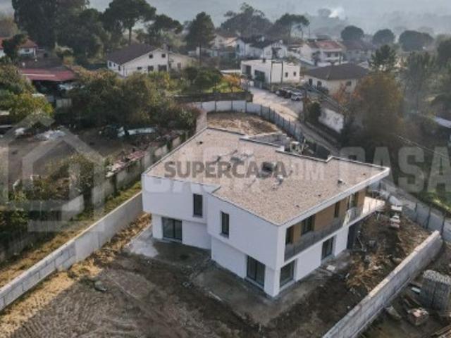 Moradia Geminada V3 em Rebordinho