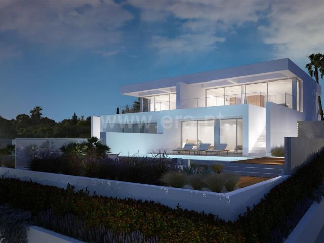Moradia Geminada, 2+1 Quartos, Piscina, Luz 147m² Luz