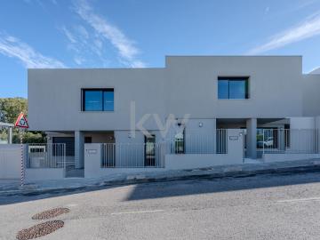 Moradia Geminada 3 suites Leceia Barcarena
