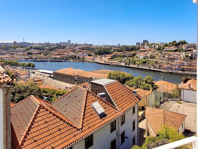 Moradia Geminada, 6 quartos Porto 297m² Cedofeita, Santo Ildefonso, Sé, Miragaia, São Nicolau e Vitória
