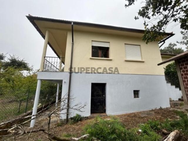 Moradia com terreno de 5.000 m², junto ao Caminho de Santiago