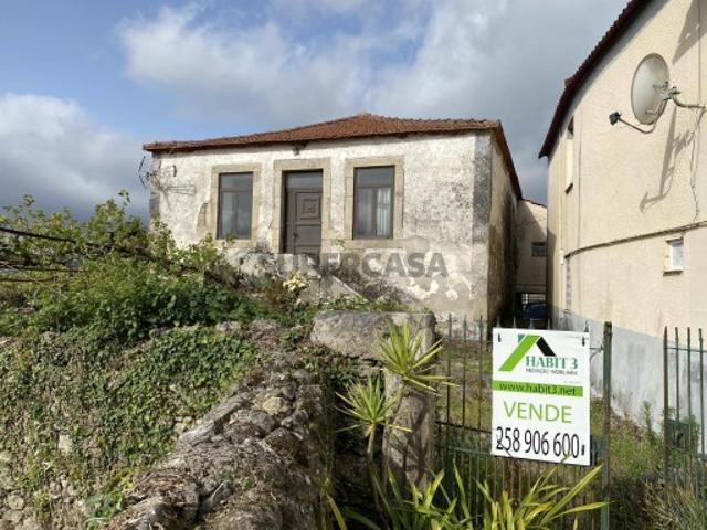 Moradia habitável em Mozelos