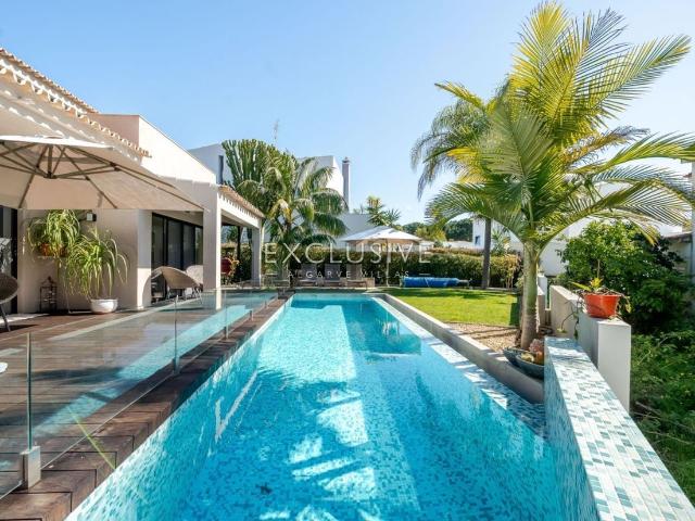 Moradia, Hilton Rua do Brasil, Quarteira