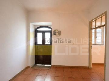 Moradia, Igreja Nova e Cheleiros