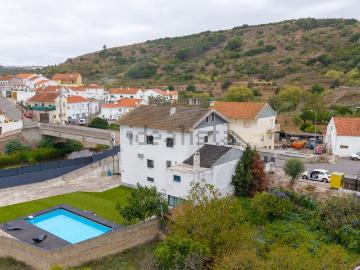 Casa à venda em Igreja Nova e Cheleiros