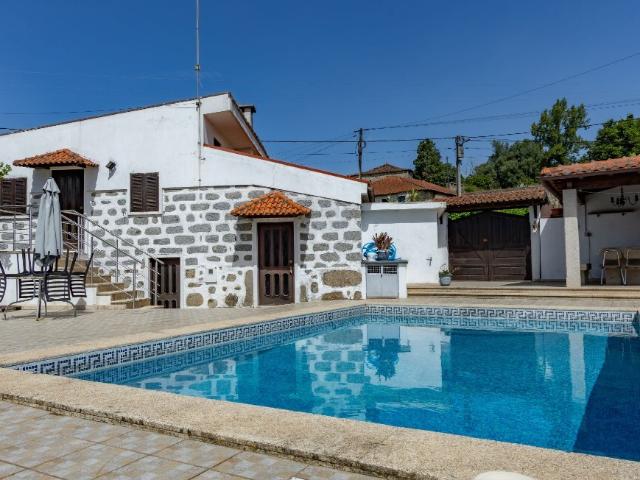 Moradia Ind.V2 C / Piscina Prozelo