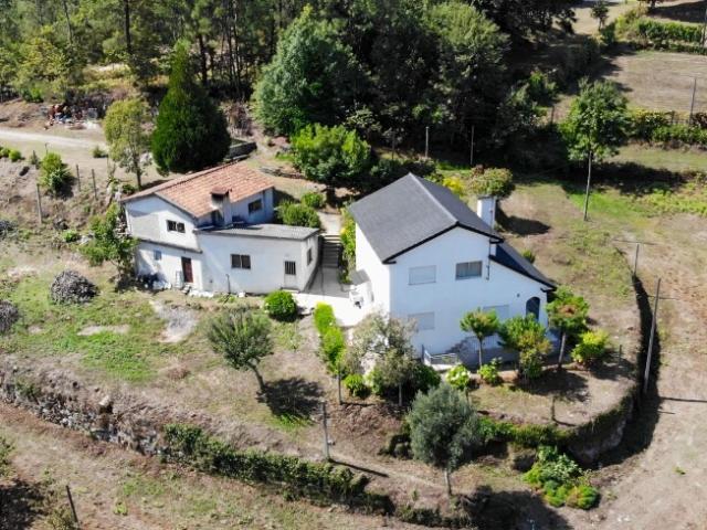 Moradia Ind. V4 c/ Terrenos Mosteiro