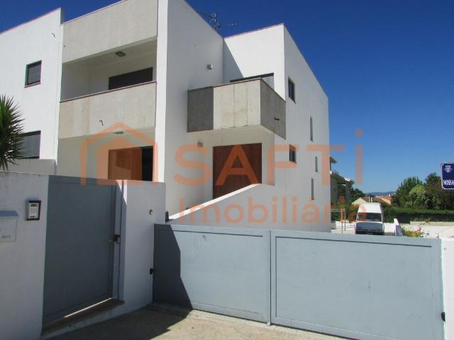 Moradia independente 205m² Valença