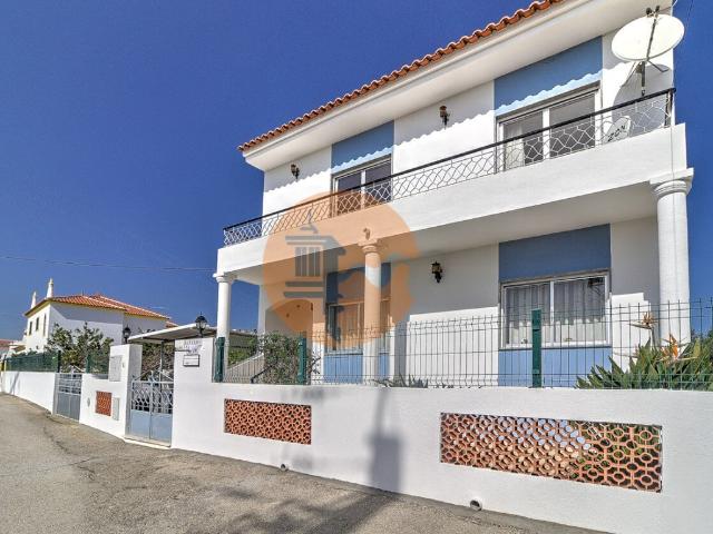 Moradia Independente T3 com 220 m² | Lote de 400 m² | Excele. 139m² Castro Marim