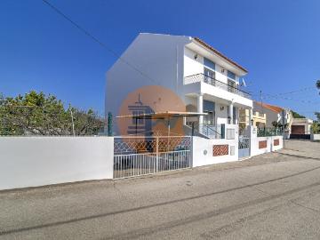 Moradia Independente T3 com 220 m² | Lote de 400 m² | Excele. 139m² Castro Marim
