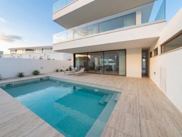 Moradia Independente T3+1 de Luxo c/ Piscina e Vista Mar | Aguda, Vila Nova de Gaia |