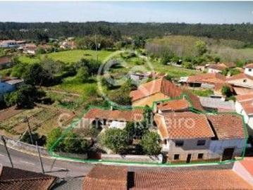 Moradia independente T4 com adega, anexo e quintal em Ois do Bairro Anadia