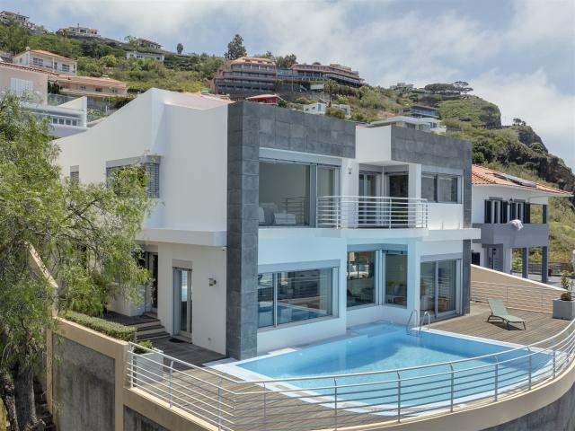 Moradia independente à venda em São Gonçalo 296m² São Gonçalo