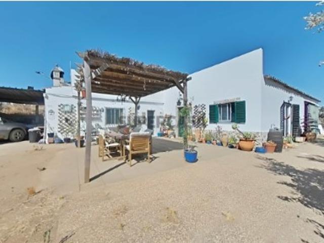 Moradia independente à venda, Santa Clara a Nova, com piscina e Terreno 11250 m2
