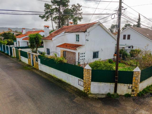 Moradia Independente em Azeitão Lote de 400 m² 0m² Azeitão São Lourenço e São Simão